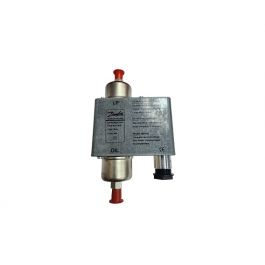 Danfoss 060B017066 Differential Pressure Switch 4-65 PSI 45 Sec Delay